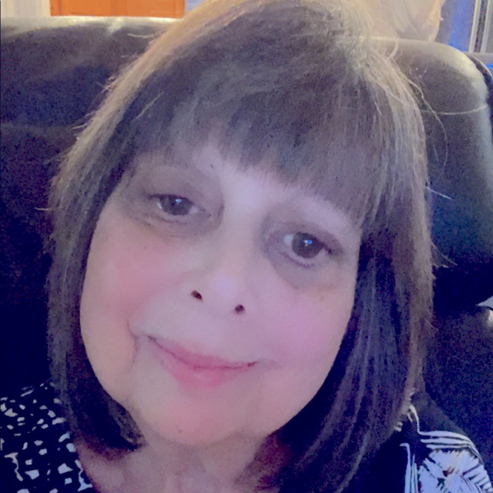 ❤️Meet your Posher, Donna❤️